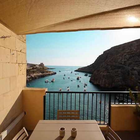 Seafront Duplex Penthouse With Terrace Overlooking Xlendi Bay Extérieur photo